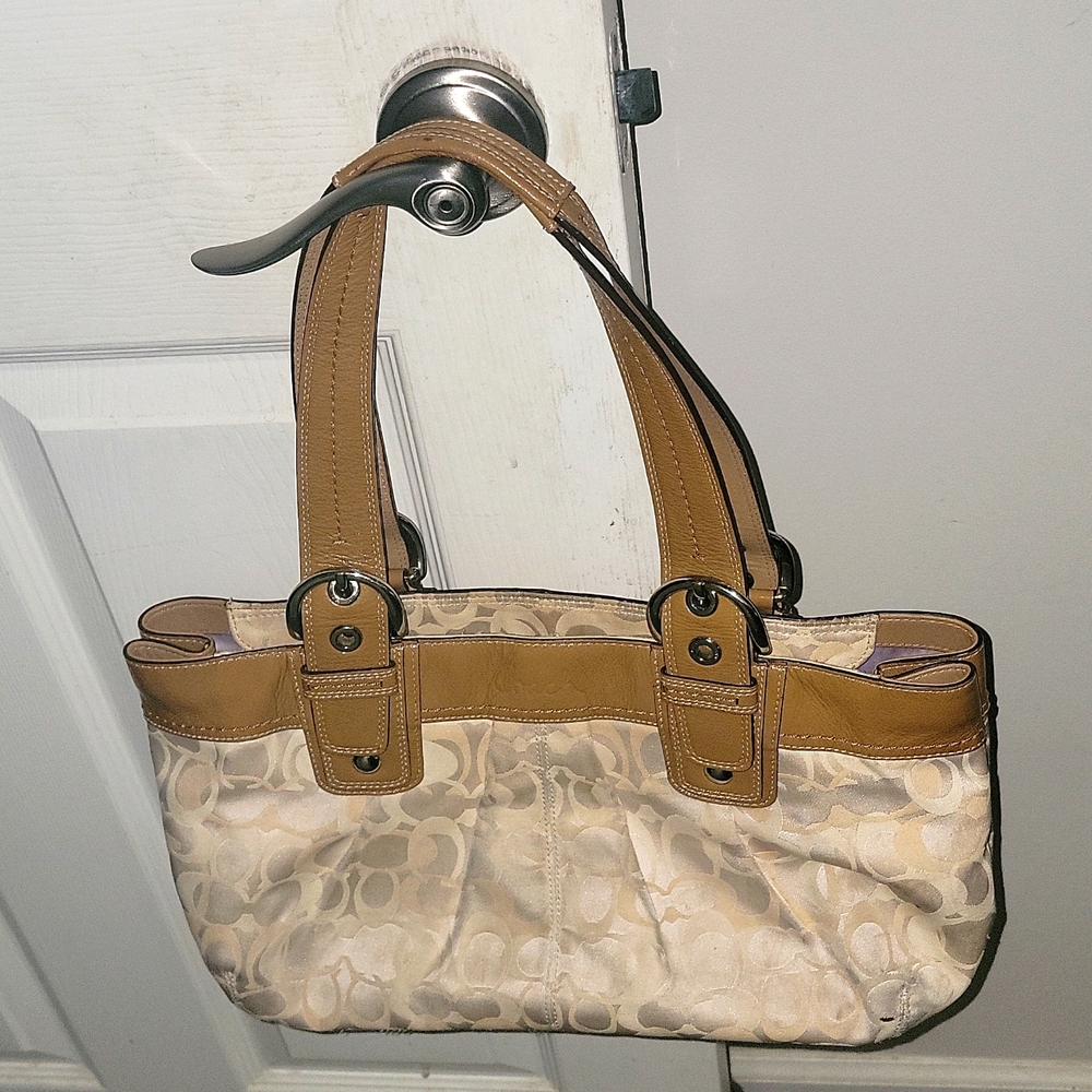 🥳COACH BAG Pre loved Coach sling bag vintage See pics!